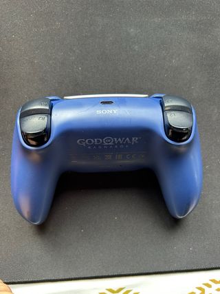 Controller PS5 God of War Ragnarök con joystick magnetici