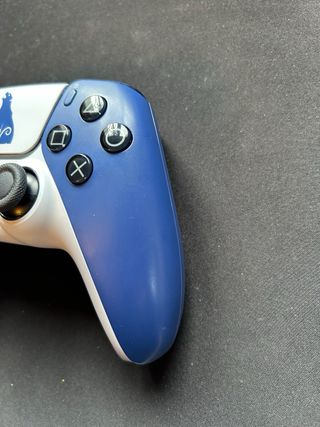 Controller PS5 God of War Ragnarök con joystick magnetici