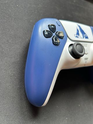 Controller PS5 God of War Ragnarök con joystick magnetici