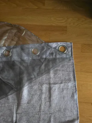 Set di due tende grigie e trasparenti