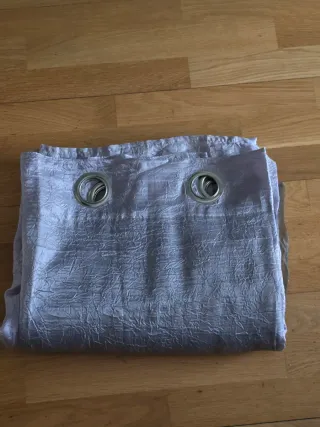 Set di due tende grigie e trasparenti