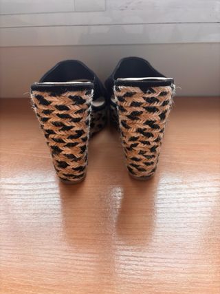 Cuñas negras con plataforma