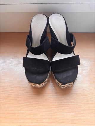 Cuñas negras con plataforma