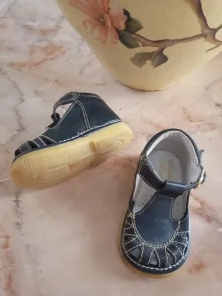 Sandalias azul marino niño