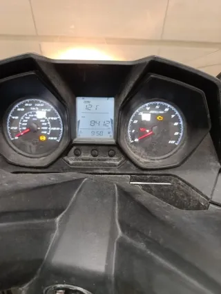 Kymco 350cc Superdink Maxi Scooter Roja