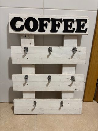 Colgador de tazas de palet