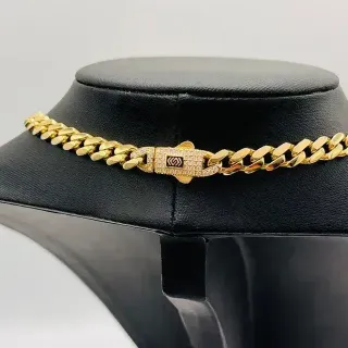 GARGANTILLA BARBADA OSO AZUL. Oro18k.
