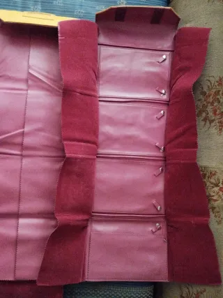 Cartera guarda joyas amarilla