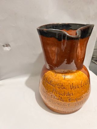 Jarra cerámica artesanal conmemorativa
