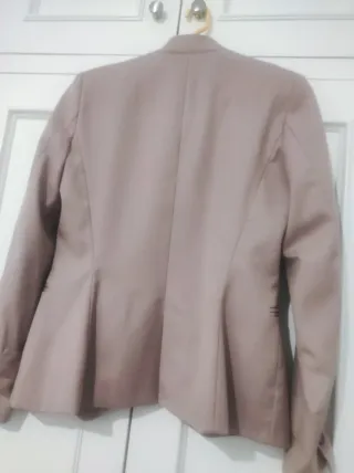 Traje chaqueta y pantalón Zara rosa
