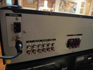 Amplificador y Radio Sony STR DE 185