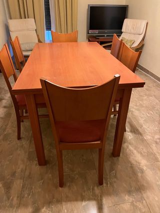 Mesa de comedor y 6 sillas