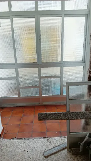 Cierre lavadero aluminio y cristal