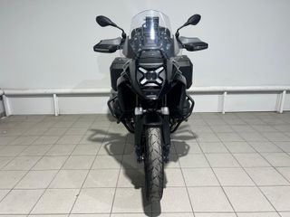 BMW R 1300 GS Triple Black con Maletas