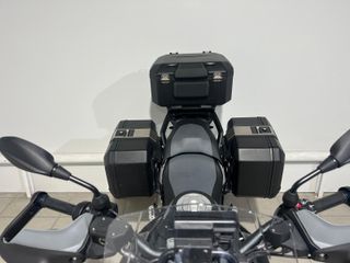 BMW R 1300 GS Triple Black con Maletas