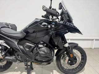 BMW R 1300 GS Triple Black con Maletas