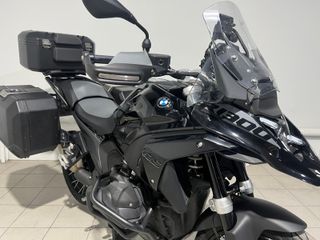 BMW R 1300 GS Triple Black con Maletas