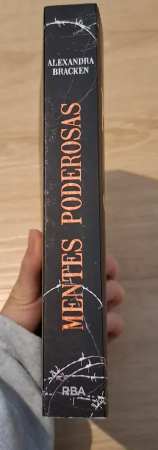 Mentes poderosas (Mentes poderosas 1)