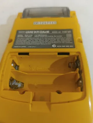Consola portátil Nintendo Game Boy Color amarilla