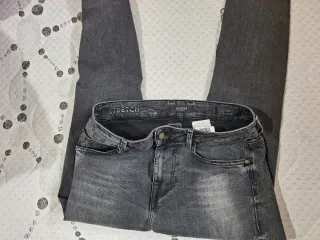 Pantalón vaquero gris corte ajustado (Original)