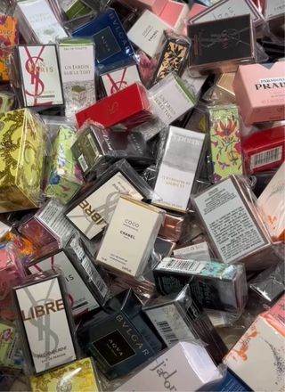 Coleccion de perfumes en miniatura