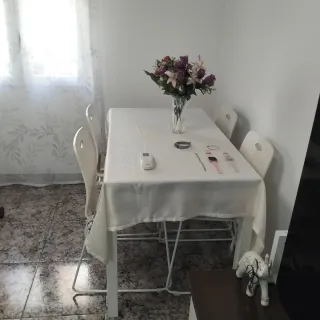 Mesa cristal y 6 sillas comedor