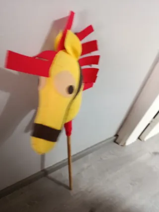 Caballo de juguete de madera