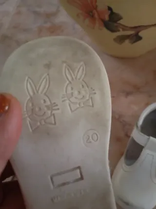 Zapatos blancos para niño