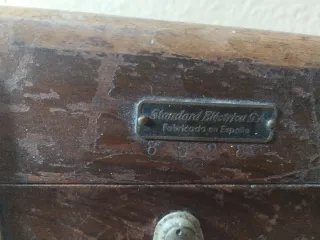 Teléfono y centralita antiguo