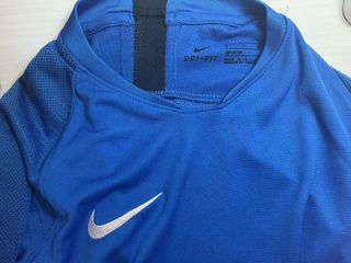 Camiseta deportiva niño azul