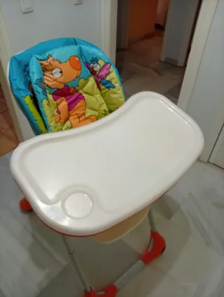 Trona infantil con diseño divertido