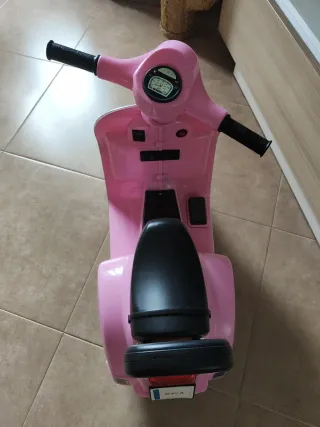 Moto Vespa Eléctrica Niños Rosa
