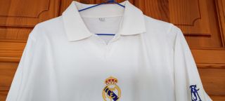 Polo Real Madrid Conmemorativo 2002-2003 Firmado