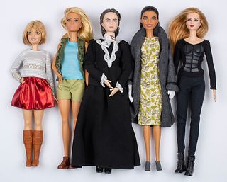 Pack de 5 muñecas Barbie.