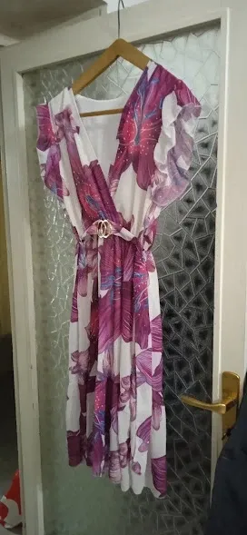 Vestito lungo floreale bianco e viola