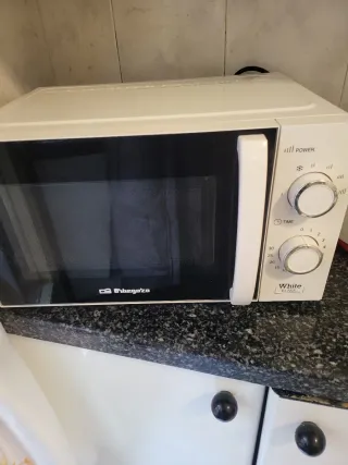 Microondas Orbegozo Blanco