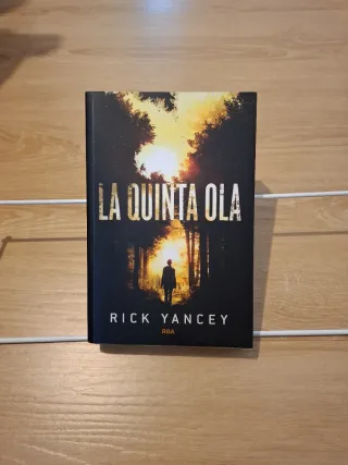 La quinta ola / The 5th Wave (Spanish Edition)