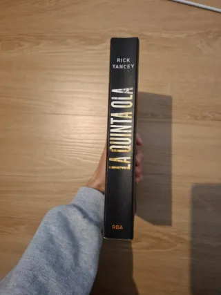 La quinta ola / The 5th Wave (Spanish Edition)