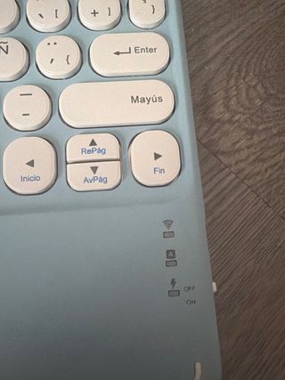 Teclado Inalámbrico Azul y Blanco