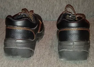 Zapatos de trabajo negros