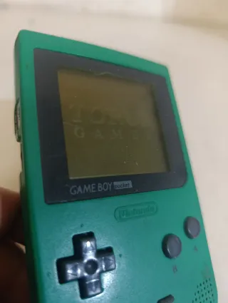 Nintendo gameboy pocket en color verde.