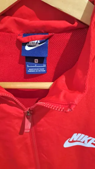 Chaqueta Nike Roja