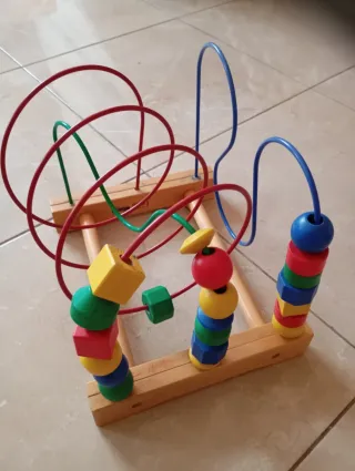 Laberinto de Cuentas de Madera