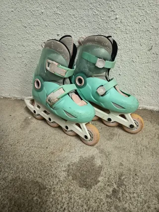 2 pares de patines en línea