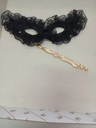 Antifaces de encaje con varilla