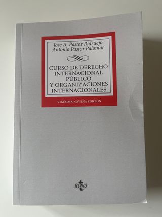 Curso de derecho internacional público y organi...