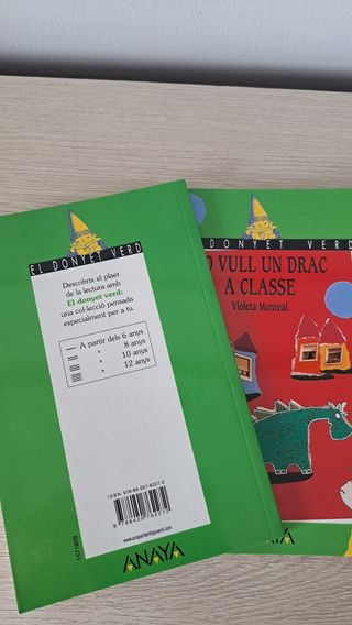 Memòries d'una gallina (Cuentos, Mitos Y Libros...