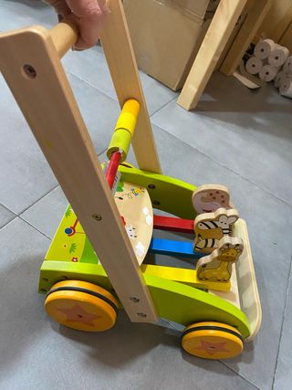 Andador de madera para bebés