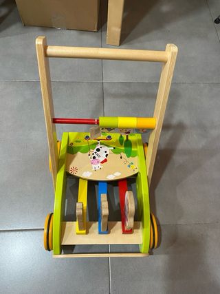 Andador de madera para bebés