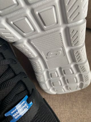 Zapatillas Skechers Talla 40-41 Negras